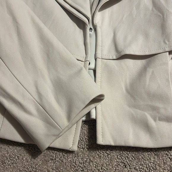 WHBM Cream Blazer - Picture 2 of 6